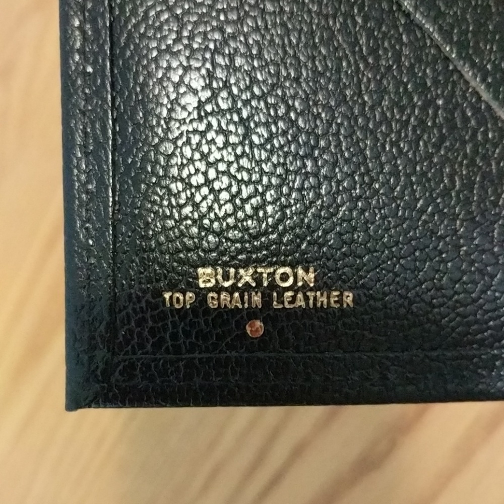 Buxton leather wallet